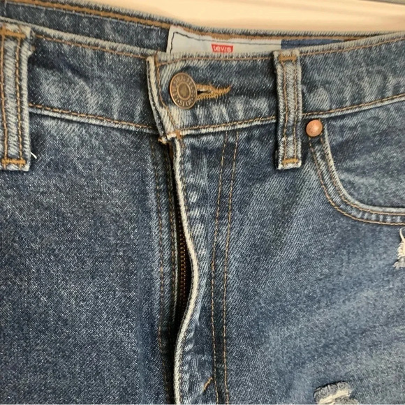 Levi's Dark Wash Distressed Relaxed Fit Cut Off Jean Shorts 32 - Picture 9 of 10